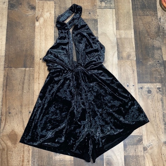 Astr velvet romper halter shorts soft lined black small open back Loretta - Picture 4 of 7